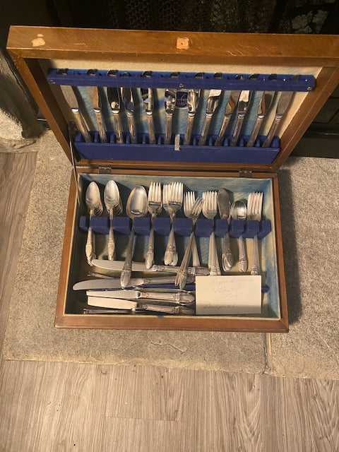 Rogers Brothers First Love Silverplated 95 Piece Box Set